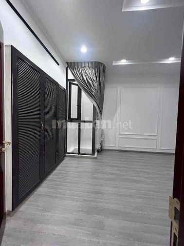  Nhà 3 lầu đẹp cực đẹp (5x13) đường 5m Phạm Văn Chí Q.6