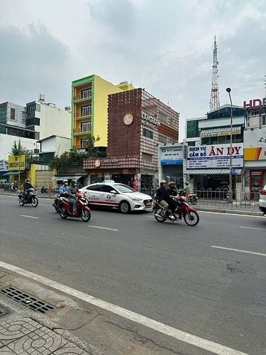 Cho thuê nhà nguyên căn ngay trung tâm