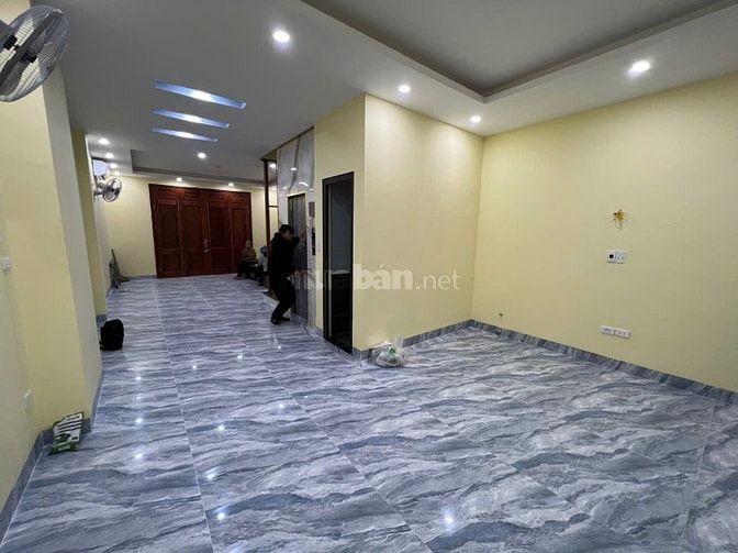Cho thuê nhà riêng làm văn phòng 60 m2, 4 tầng, số 42 ngõ 156 phố Hồng