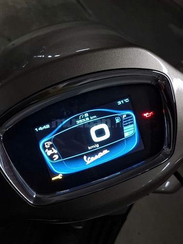 Gia đình cần bán xe Piaggio Vespa Sprint 125, xe mới mua vài tháng