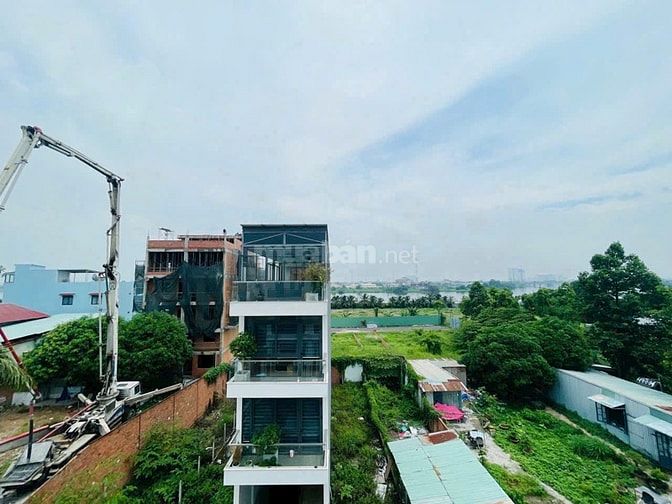 Bán nhà 4 Tầng View sông gần  vạn phúc phường hiệp bình Chánh thủ Đức.