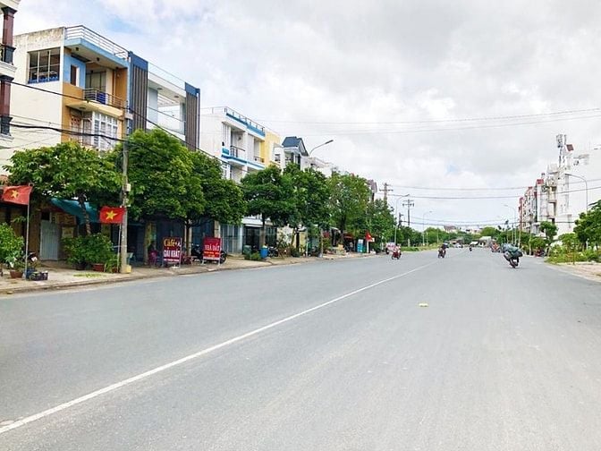 Bán đất MT 30m, KDC An Sương, P.THT,Q.12; DT: 4,5 x 20m,ngay công viên