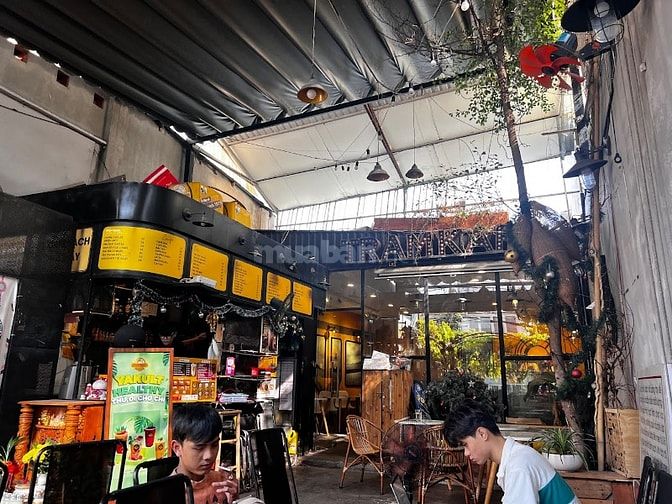 Cần cho thuê nhà đường 379 đang kinh doanh cafe 