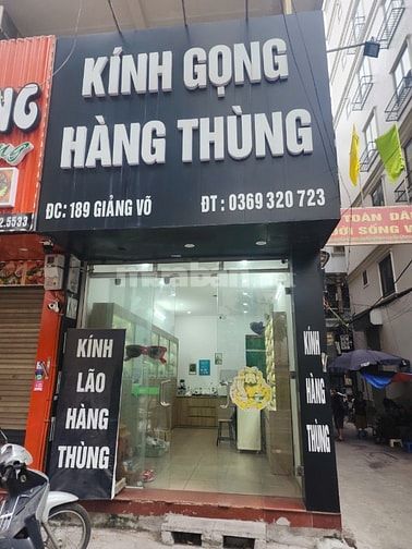 Cho thuê cửa hàng mặt phố Giảng Võ, 1 mặt phố 1 mặt ngõ, hè rộng