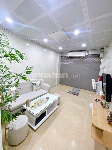 Bán căn hộ tập thể tầng 1 Bùi  Ngọc Dương, 45m2, 2 ngủ, sổ đỏ, 2.2 tỷ