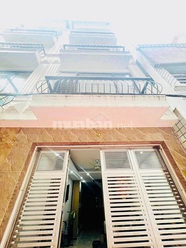 Bán nhà Quận Ba Đình, phố Phó Đức Chính, 22m2 , 4 tầng , MT4m