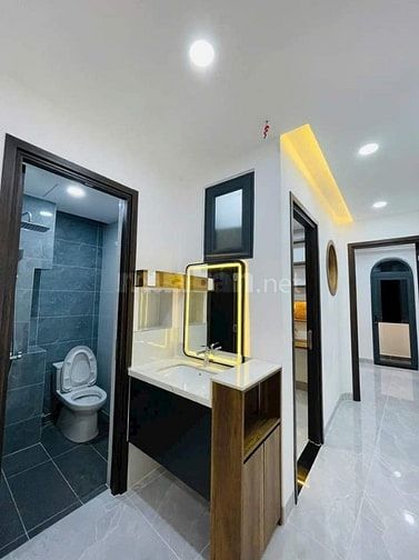 Định cư Pháp bán nhà 48m2 - giá chỉ 2 tỷ 390, nằm đường Quách Điêu