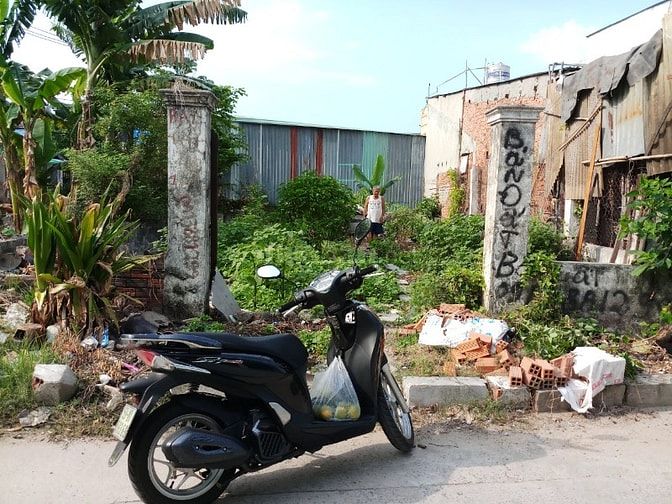 Bán lô đất đẹp sát góc ngã tư đường Phùng Thị Chuyện – Hóc Môn, 7x19m