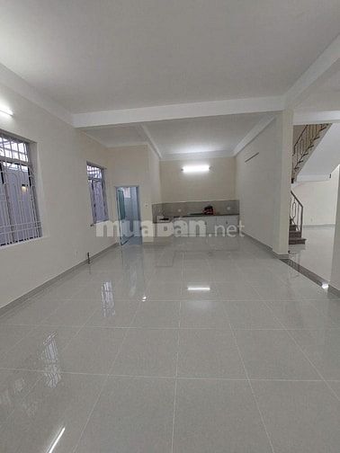 Cho thuê ng căn 35 Lê Thị Kim, Xuân Thới Sơn, DT đất 240m2, sàn 300m2