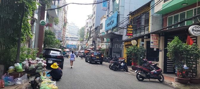 Cần bán nhà đường Nguyễn Thị Minh Khai, Quận 1, Giá 18 tỷ.