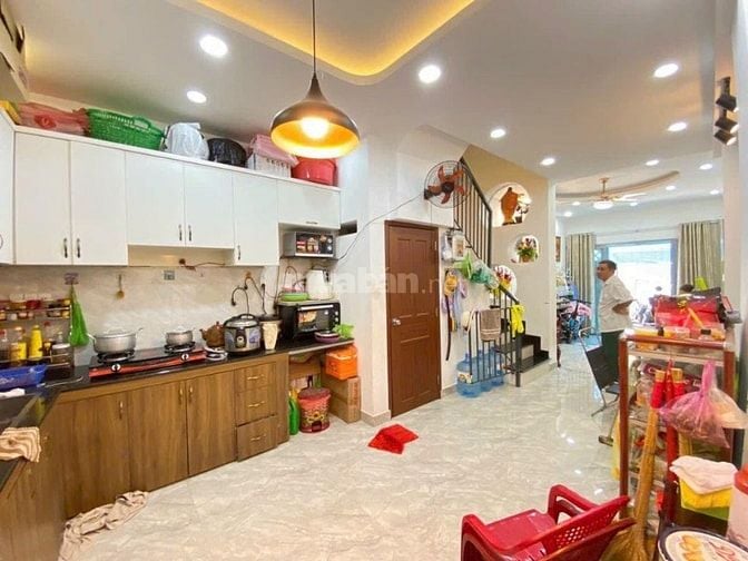 Bán gấp nhà mặt tiền!N Nơ Trang Long 58m2 Giá 2tỷ388, SHR, Hẻm xe hơi