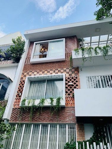 Nhà trong khu villa 343 NTT P1TB đẹp tiện nghi mát mẻ thuận tiện ở +VP