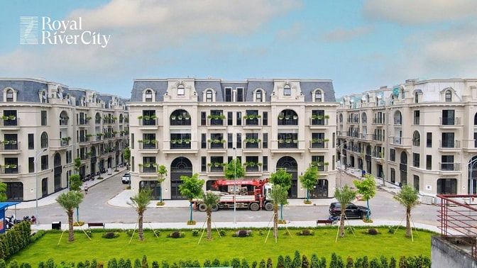 Suất ngoại giao vị trí đẹp đối diện công viên dự án Royal River City 8