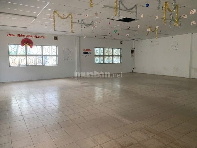 Kho xưởng giá TỐT diện tích 1200m2 khu bàu cát