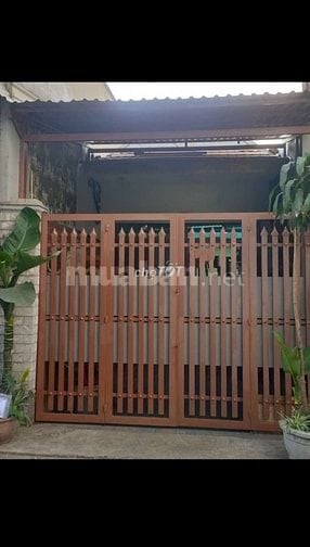 Nhà nguyên căn tiện làm kho, kinh doanh hoặc ở giá rất mềm