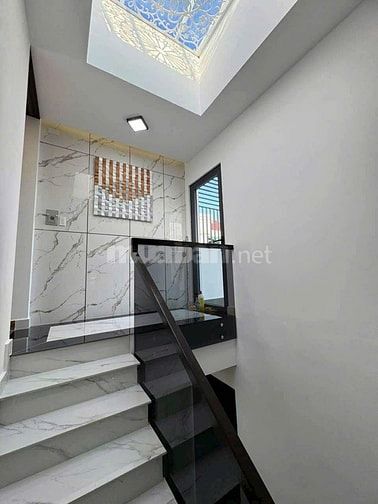 Bán nhà Quận 7,5 lầu 76m2 , 6 phòng ngủ, hẻm xe tải chỉ 8,88 tỷ