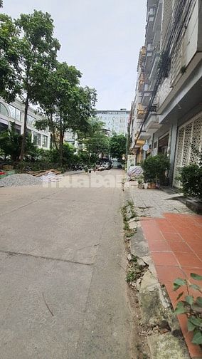 Bán nhà cấp 4 Lạc Long Quân, phân lô, ô tô tránh, 44m²