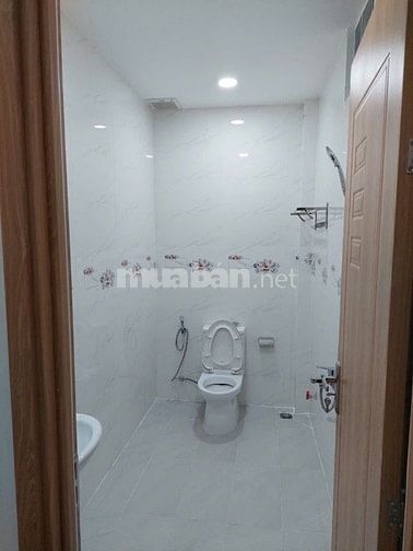 Mặt tiền đường 26 ngay Metro 4.5x24 3 lầu có thang máy.