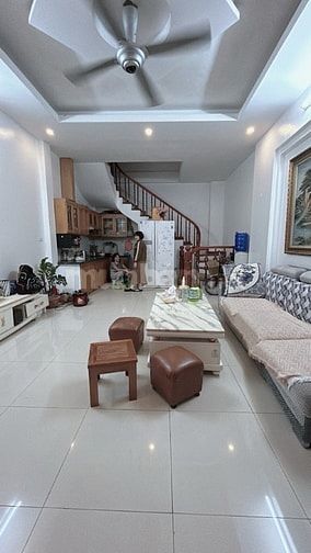 Bán nhà Mặt Ngõ phố Giáp Bát, 75m2, 5 Tầng. Ngõ rộng Gần  Ô tô.