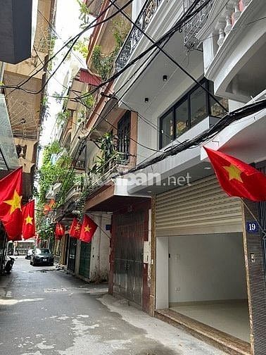 Cần bán nhà gấp mặt hồ Vũ Tông Phan