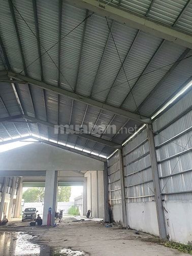 Cho thuê kho Xưởng 1/ đg Nguyễn văn Bứa Hóc Môn DT 1400 m2 giá 50tr 