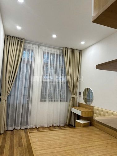 Bán nhà Ngọc Thụy, 40m2, ô tô đậu cửa. Giá 6 tỷ