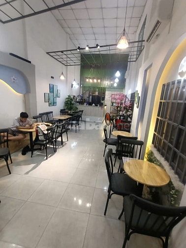 SANG NHƯỢNG QUÁN CAFE NGAY EAON, GIÁ RẺ