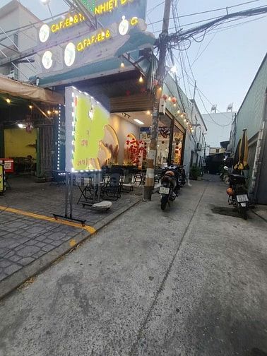 SANG NHƯỢNG QUÁN CAFE NGAY EAON, GIÁ RẺ