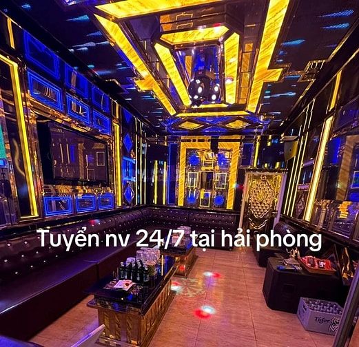 Tuyển nhân viên phục vụ karaoke