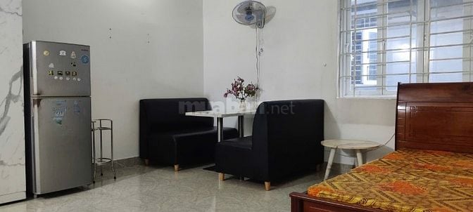 Phòng 50m2 đầy đủ tiện nghi như khách sạn, nhà mặt tiền đường lớn