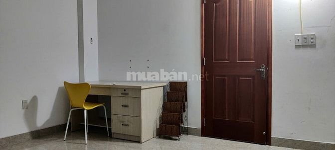 Phòng 50m2 đầy đủ tiện nghi như khách sạn, nhà mặt tiền đường lớn