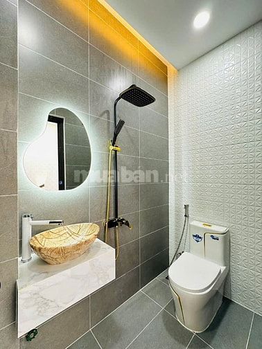 Định Cư nước ngoài! Bán gấp nhà 64m2 Nguyễn Văn Quá, Q12