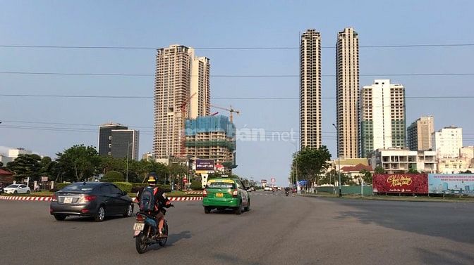 Bán đất Biển Sơn Trà ; DT: 360m2 ;sát Phạm Văn Đồng Giá 36,5 tỷ