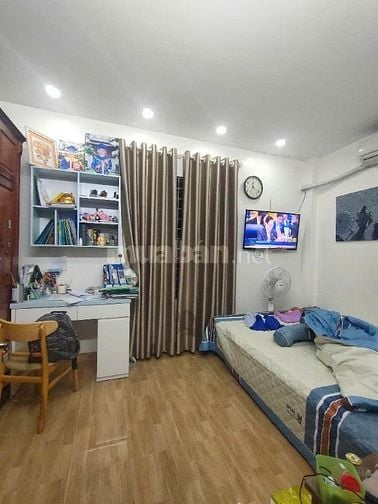 Bán nhà Định công gẫn ngõ ra tới phố diện tích 40m2 chỉ 2.5 tỷ