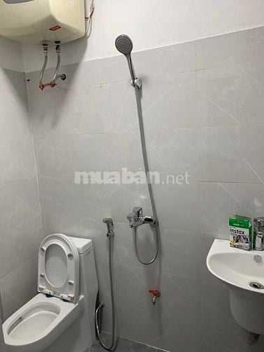 Gấp! Nhà đầu ngõ An Sơn, Đại La, giá 3.6 tỷ, 24m2x2 tầng cũ 