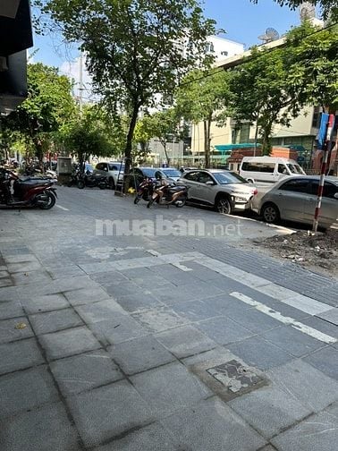 Cho thuê nguyên căn nhà riêng phố Bà Triệu, 55m2, 3PN