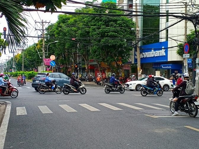 BÁN NHÀ HẺM Ô TÔ TRÁNH, ĐƯỜNG BÀU CÁT, PHƯỜNG 12 - TÂN BÌNH, 12.5 tỷ