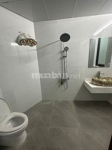 Cc bán gấp nhà tt t2 thái thịnh 25/50m 2 pn đẹp 2,8 tỷ