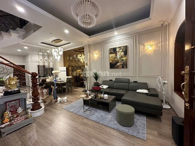 Bán nhà hầm 5 tầng khu đẹp thành thái quận 10 nội thất cao cấp
