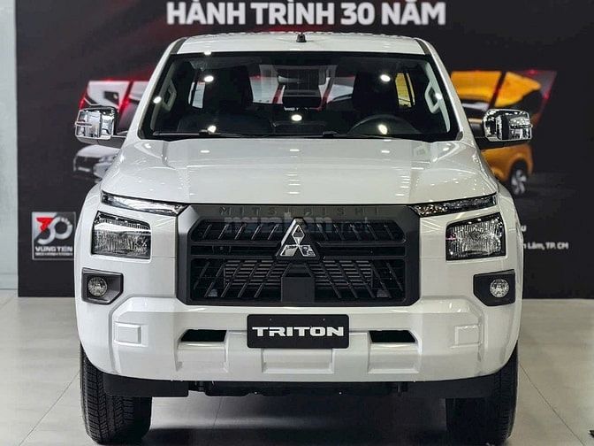 BÁN TẢI PICK UP TRITON GLX 2.4L AT MÁY DẦU, XE SẴN GIAO NGAY- ĐỦ QUÀ
