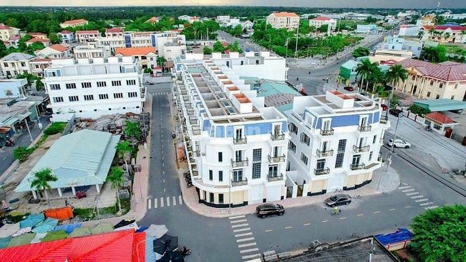 Shophouse 2 MT chợ Tân Trụ 1trệt 3 lầu-SHR.Giá 2tỷ600,cam kết thuê lại