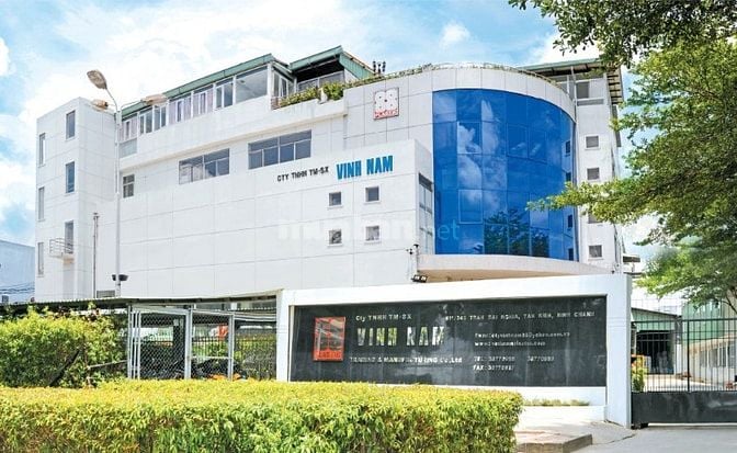 Nhân viên thiết kế ấn phẩm phục vụ các kênh quảng cáo/ truyền thông.. 