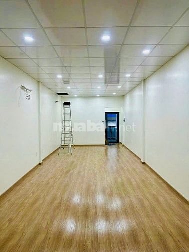 Cho thuê nhà mới xây Điện Biên Phủ đối diện Pearl Plaza lề đường 10m