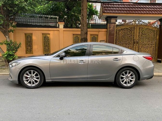 Gia đình bán xe Mazda 6 Skyactive full option