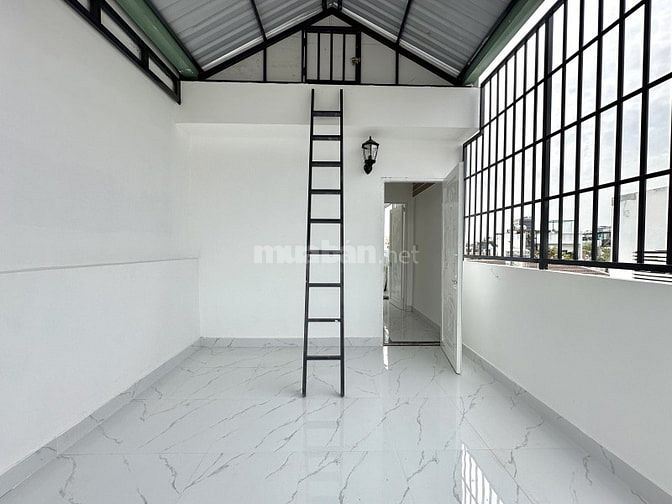 Bán Gấp! Nhà sát mặt tiền, hẻm xe hơi Phú Nhuận giáp Quận 3, 70m2 chỉ 