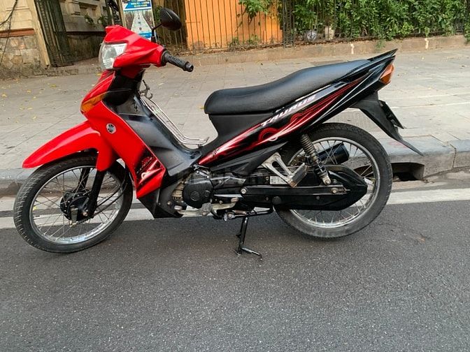 Cần bán xe Yamaha Taurus 110cc màu đỏ đen