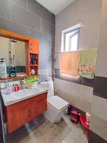 Nhà sát MT Hậu Giang Q.6 lô góc 43m2 6 tầng, nhỉnh 6.x tỷ vừa KD Thuê