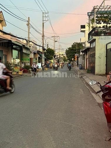 Chính chủ cần bán gấp căn nhà 68m2, nở hậu, đườg số 6, cạnh trường học