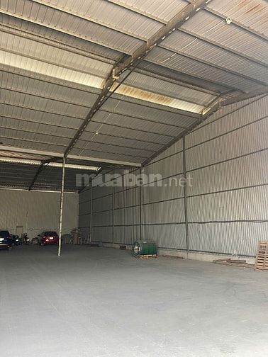 Cho thuê kho 200m2 trong Nhà Máy Gạch Đại La, Hà Nội.