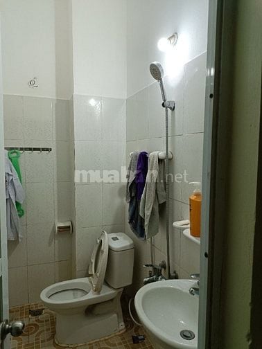 Bán nhà mặt đất 3 tầng,3 phòng ngủ